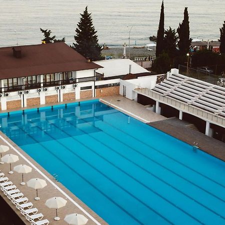 Dem Hotel Sukhumi Exterior photo