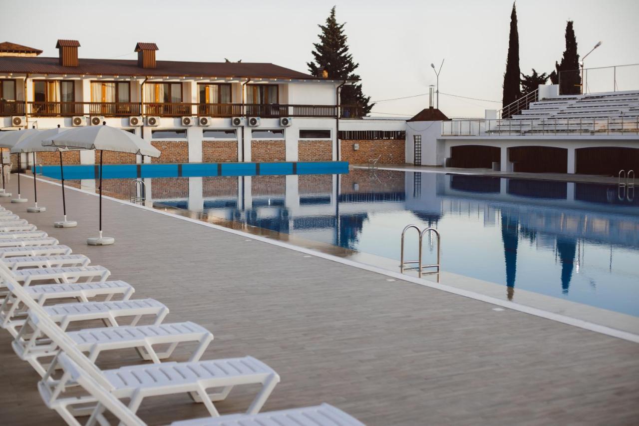 Dem Hotel Sukhumi Exterior photo