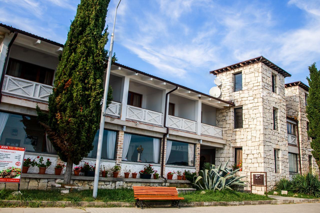 Dem Hotel Sukhumi Exterior photo